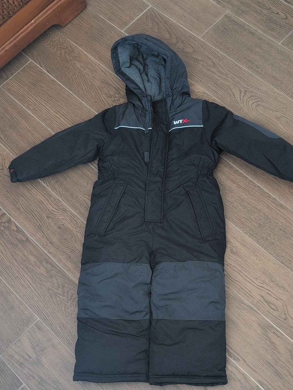NWT Weathertamer Black & Dark Gray Kids' Hooded Snow Suit Small